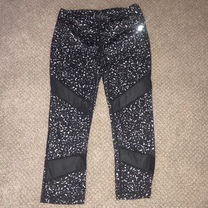 black and white athletic leggings